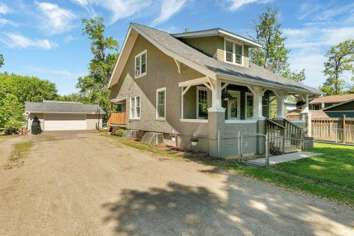 914 S Armstrong Avenue, Litchfield, MN 55355