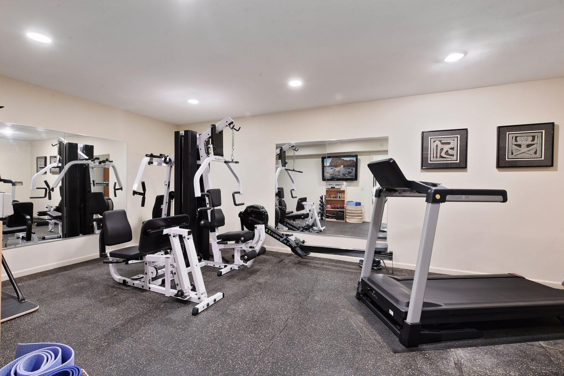 Exercise room with sauna