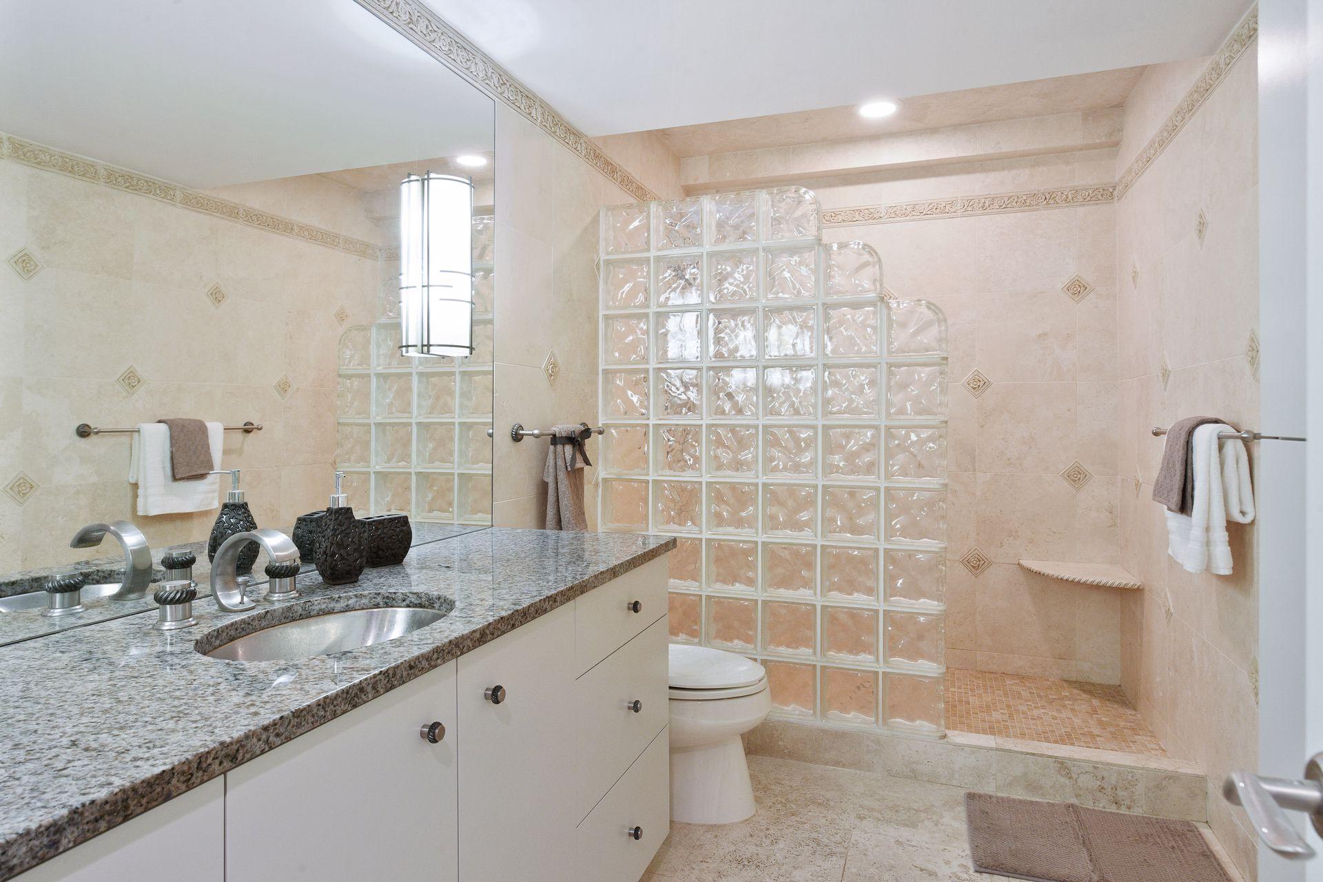 Lower level 3/4 bath