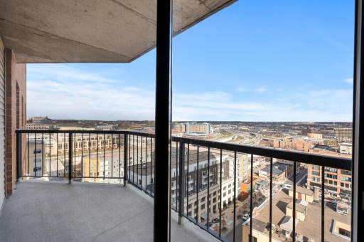 78 10th Sreet Unit #1907 - Beautiful views of downtown St. Paul from this 19th Floor unit.