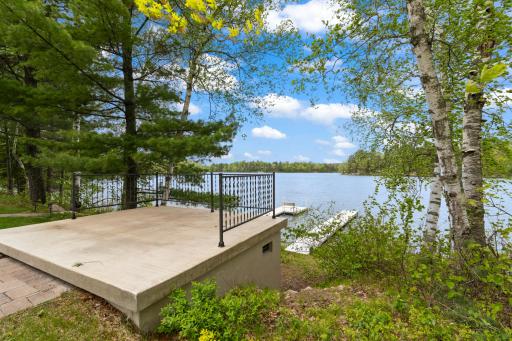 Lakeside boat house with Space to entertain & watch the sunsets