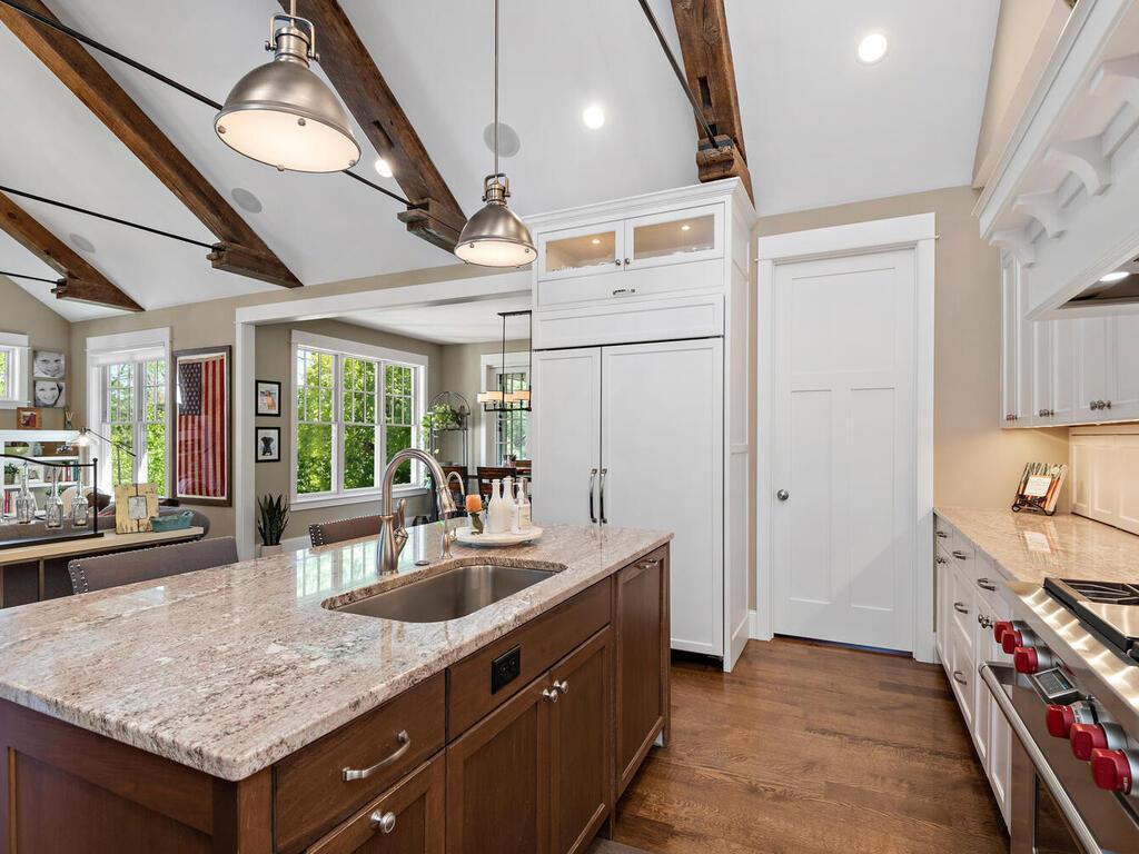 The island is perfect for apps, drinks, and laughs while you entertain. Can you believe it's taken us this long to mention the nautical pendants. When you're this close to the shores of Lake Minnetonka.. #respect! 244 Broadway Ave N Wayzata MN 55391