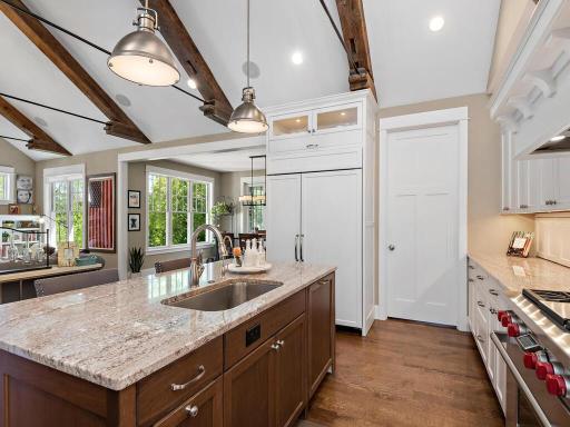 The island is perfect for apps, drinks, and laughs while you entertain. Can you believe it's taken us this long to mention the nautical pendants. When you're this close to the shores of Lake Minnetonka.. #respect! 244 Broadway Ave N Wayzata MN 55391