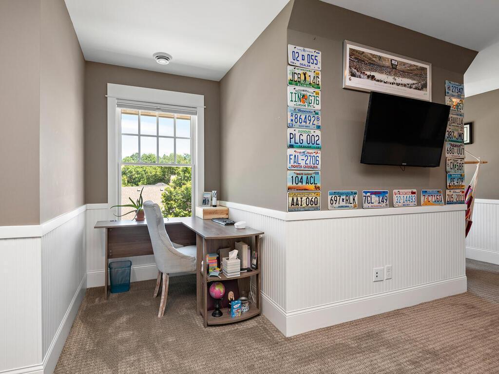 244 Broadway Ave N Wayzata MN 55391