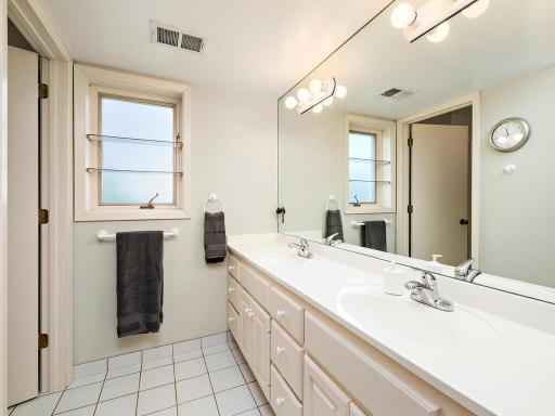 1120 Angelo Drive, Golden Valley, MN 55422