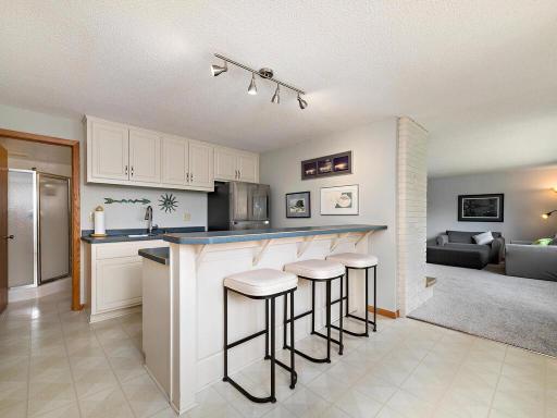 1120 Angelo Drive, Golden Valley, MN 55422