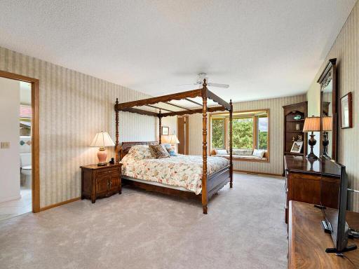1120 Angelo Drive, Golden Valley, MN 55422