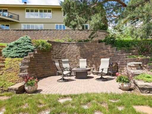 1120 Angelo Drive, Golden Valley, MN 55422