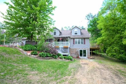 Beautifully renovated 4BR/3BA acreage property in Osceola