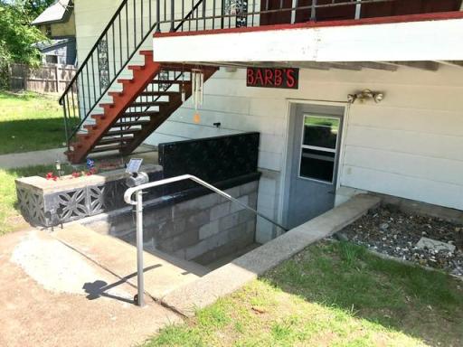 2-Lower level spacious 2 bedrooms.jpg