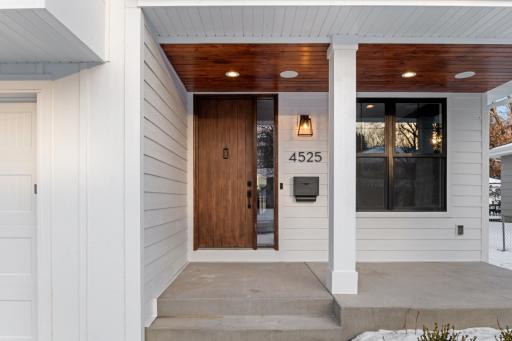 6033 Kellogg Avenue, Edina, MN 55424