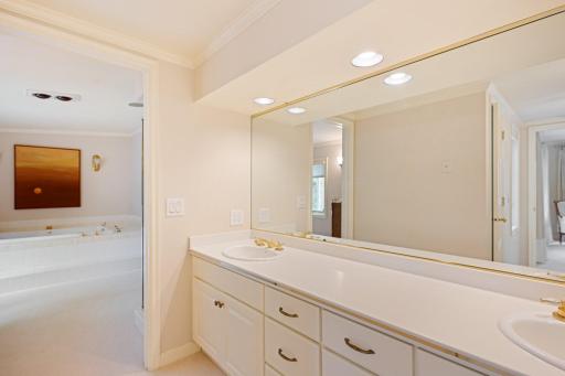 20 Merilane, Edina, MN 55436
