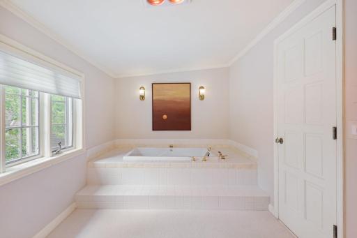 20 Merilane, Edina, MN 55436