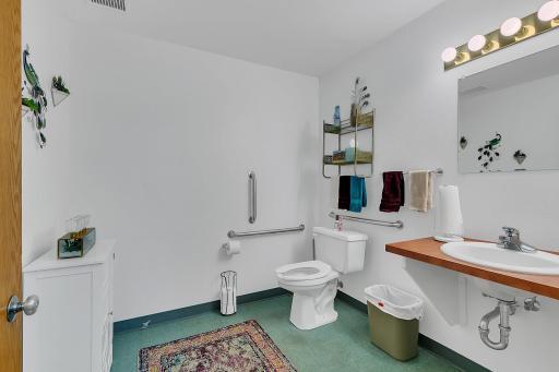 Handicap accessible bath