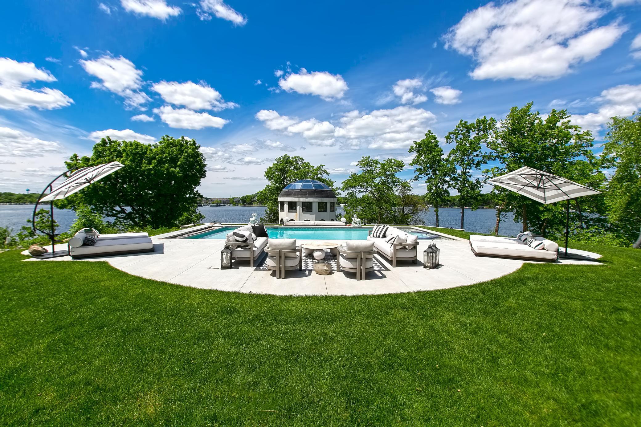 Gorgeous Water Views