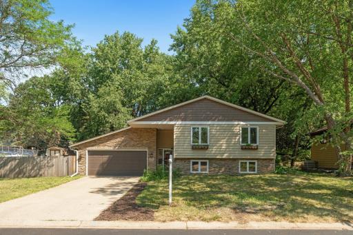 13065 Eveleth Avenue, Apple Valley, MN 55124