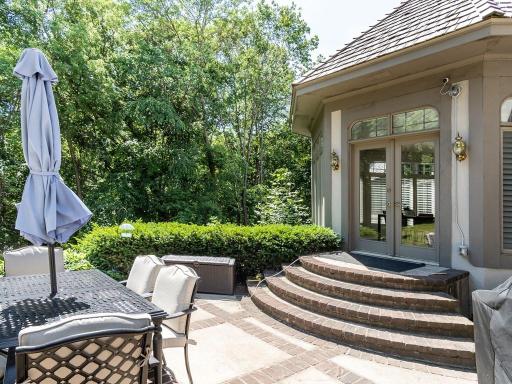 3103 Maplewood Road, Wayzata, MN 55391