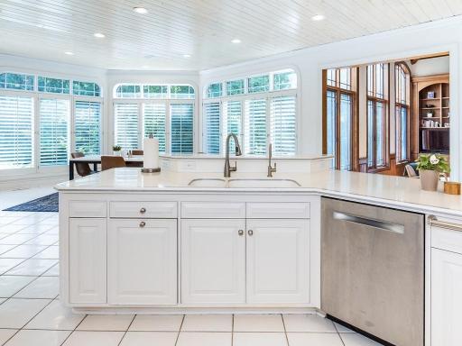 3103 Maplewood Road, Wayzata, MN 55391