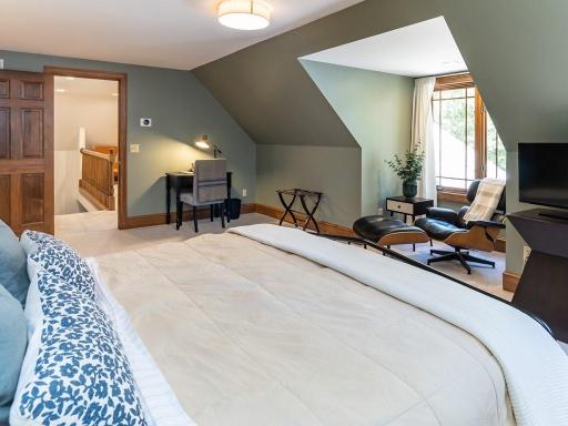 3103 Maplewood Road, Wayzata, MN 55391