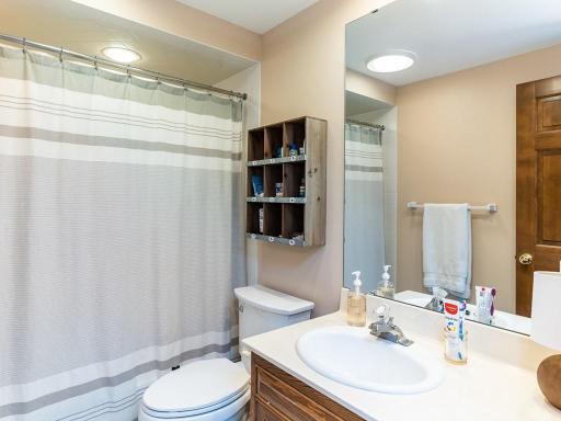 3103 Maplewood Road, Wayzata, MN 55391