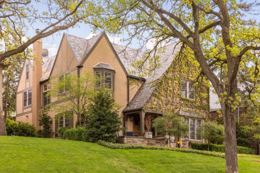 2757 Dean Parkway, Minneapolis, MN 55416