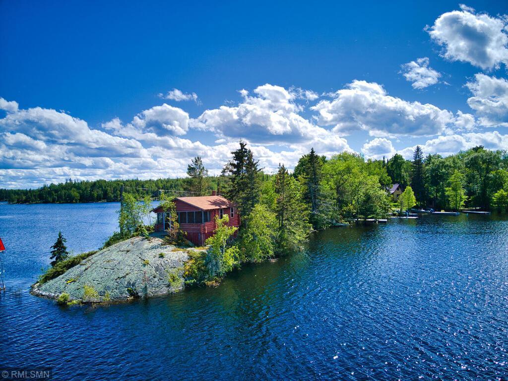 BALD ROCK SHORELINE VIEW