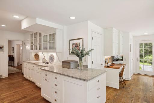 2400 Oakland Road, Minnetonka, MN 55305