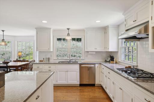 2400 Oakland Road, Minnetonka, MN 55305