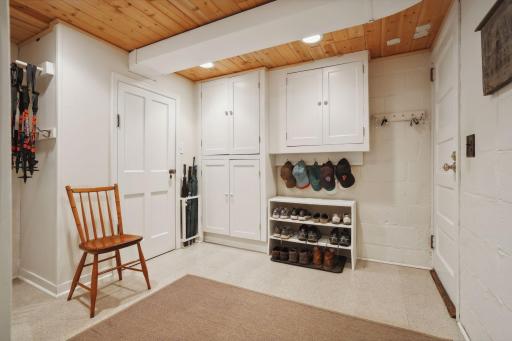 2400 Oakland Road, Minnetonka, MN 55305