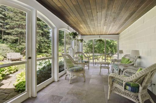 2400 Oakland Road, Minnetonka, MN 55305