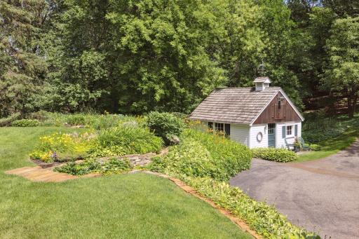 2400 Oakland Road, Minnetonka, MN 55305