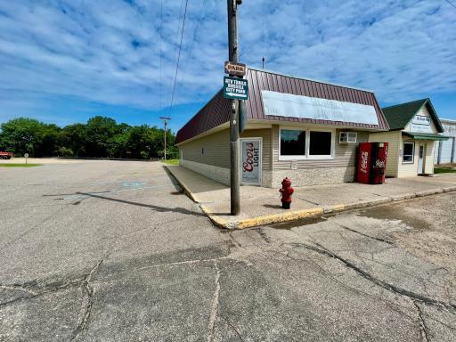 400 Front Street, Russell, MN 56169