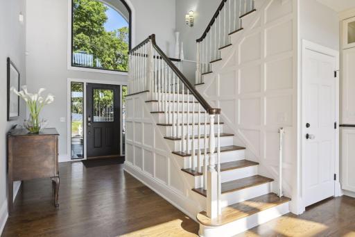 2920 Casco Point Road, Wayzata, MN 55391