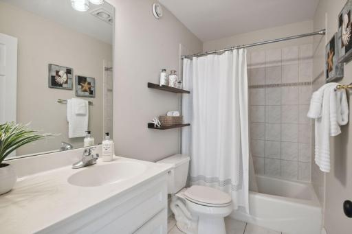 2920 Casco Point Road, Wayzata, MN 55391