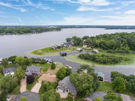 2920 Casco Point Road, Wayzata, MN 55391