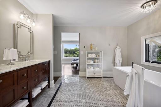 2920 Casco Point Road, Wayzata, MN 55391