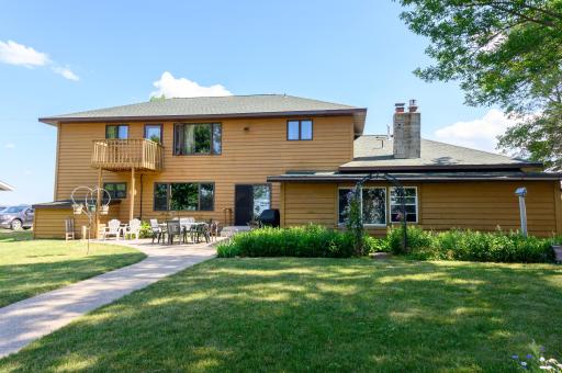 4266 189th Avenue NW, New London, MN 56273