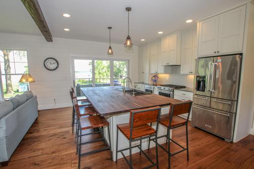 2001 S Le Homme Dieu Drive NE, Alexandria, MN 56308