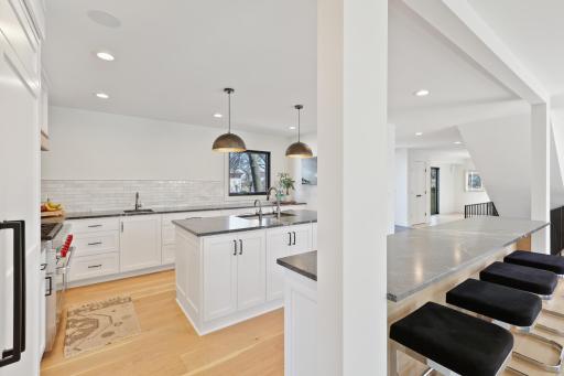 6629 Biscayne Boulevard, Edina, MN 55436