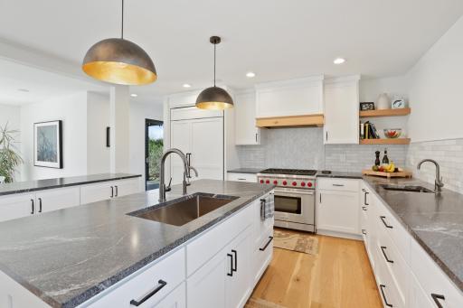 6629 Biscayne Boulevard, Edina, MN 55436