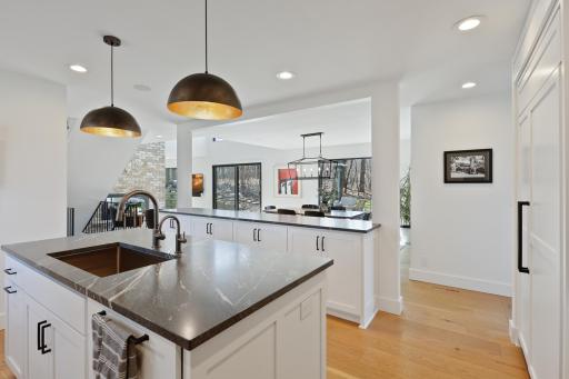 6629 Biscayne Boulevard, Edina, MN 55436