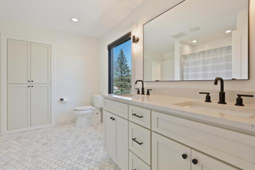 6629 Biscayne Boulevard, Edina, MN 55436