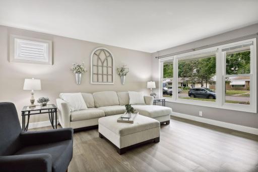 Welcome home to 2020 Itasca Avenue in Highland Park!