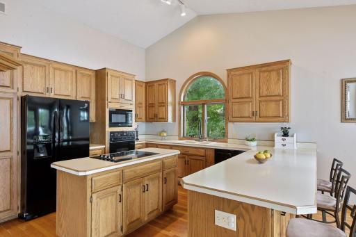5495 Shore Trail NE, Prior Lake, MN 55372