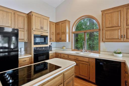 5495 Shore Trail NE, Prior Lake, MN 55372