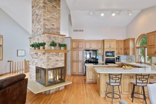 5495 Shore Trail NE, Prior Lake, MN 55372