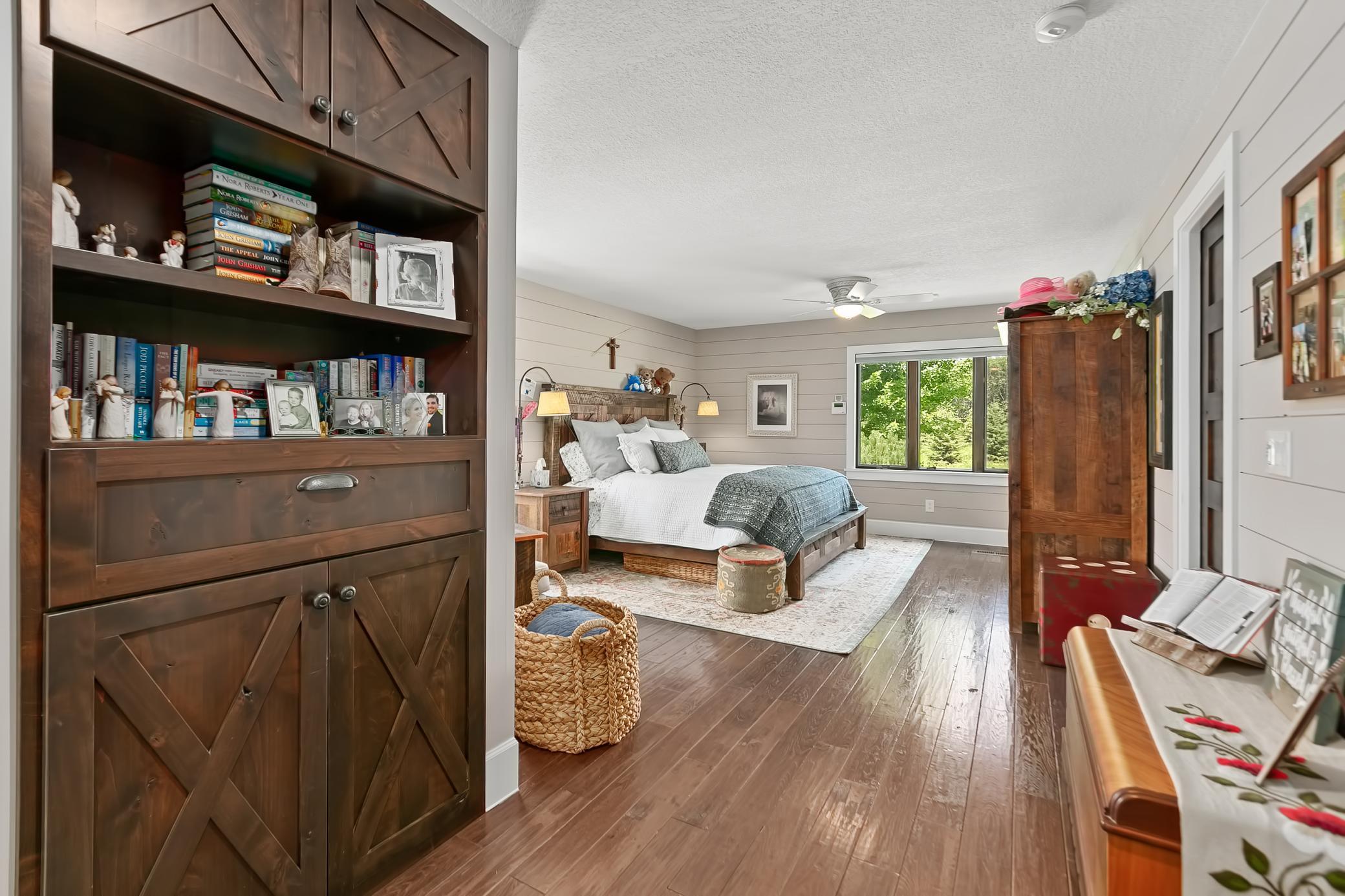 Beautiful woodwork in the owners suite, and large walk in closets.