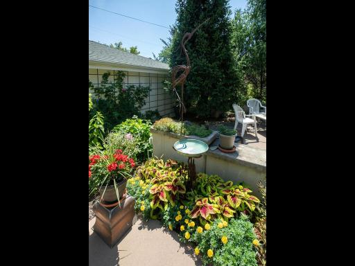 3243 E Bde Maka Pkwy Minneapolis Minneapolis MN 55408 USA-014-002-014-MLS_Size.jpg