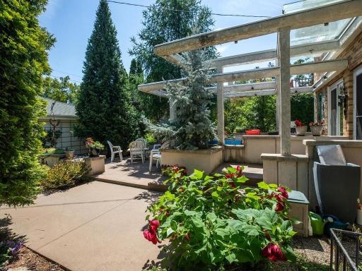 3243 E Bde Maka Pkwy Minneapolis Minneapolis MN 55408 USA-013-024-013-MLS_Size.jpg