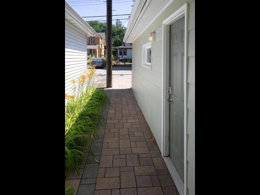 3243 E Bde Maka Pkwy Minneapolis Minneapolis MN 55408 USA-016-001-016-MLS_Size.jpg